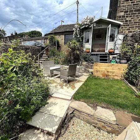 17Th Century Cottage With Hidden Garden Steeton Exterior foto
