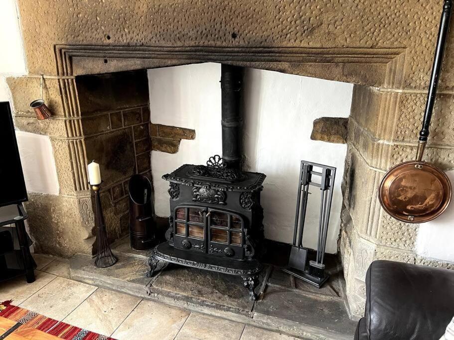 17Th Century Cottage With Hidden Garden Steeton Exterior foto